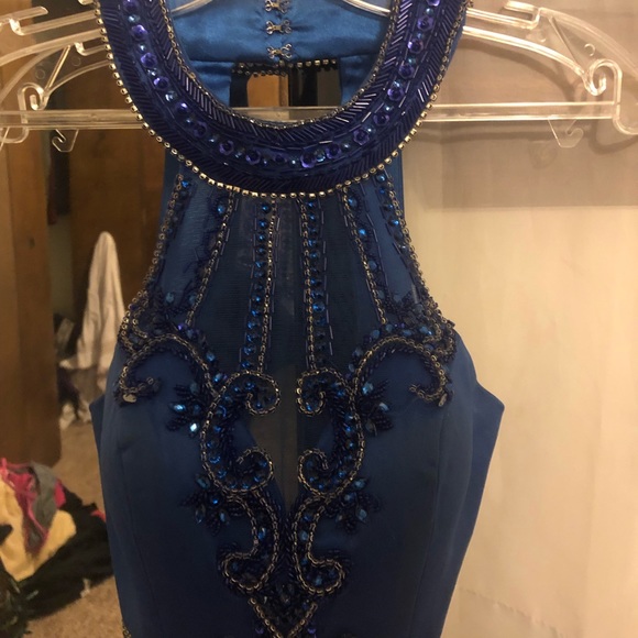 Homecoming dress w/ pockets - Picture 4 of 4